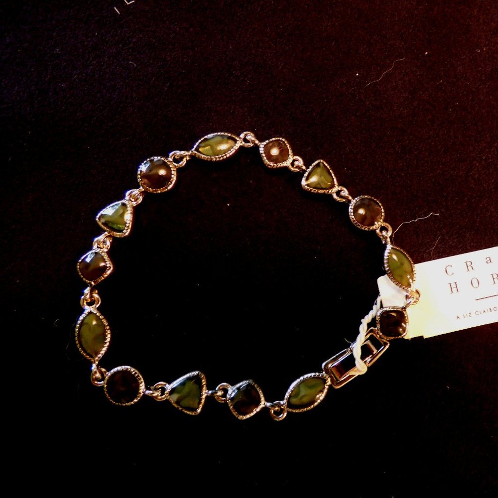 New Crazy Horse Clasp Bracelet Green Stones
